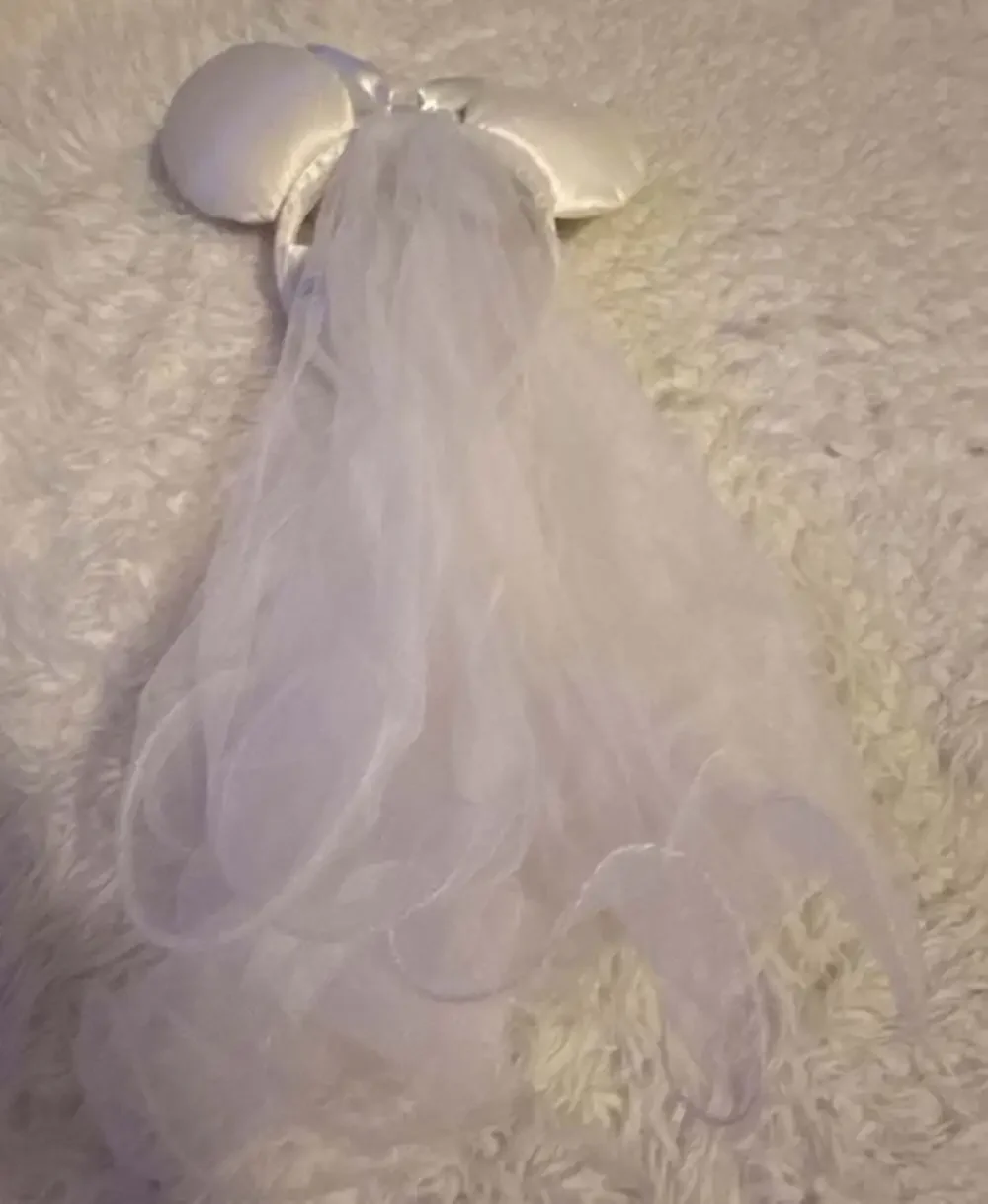 Disney Parks Bridal Minnie Mouse Ears Headband with Veil and Floral Pearl Bow